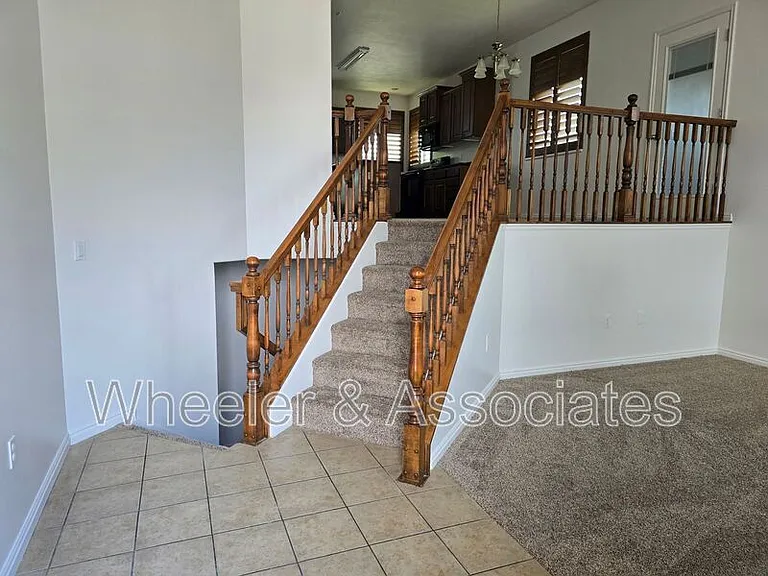 4336 W 5850 S — Photo 2