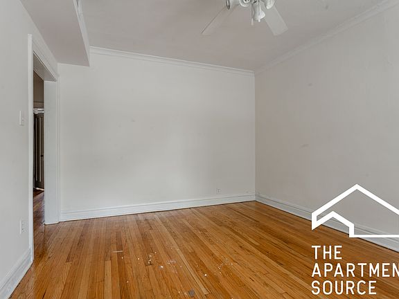3rd image of 1955 W Winnemac Ave APT 1