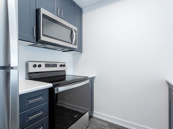 2nd image of 5055 Greenlane #52