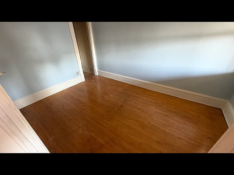 1105 Superior Ave #1/2 — Photo 5