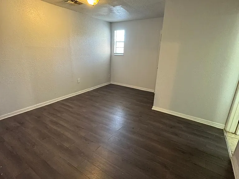 929 25th St #929 — Photo 7