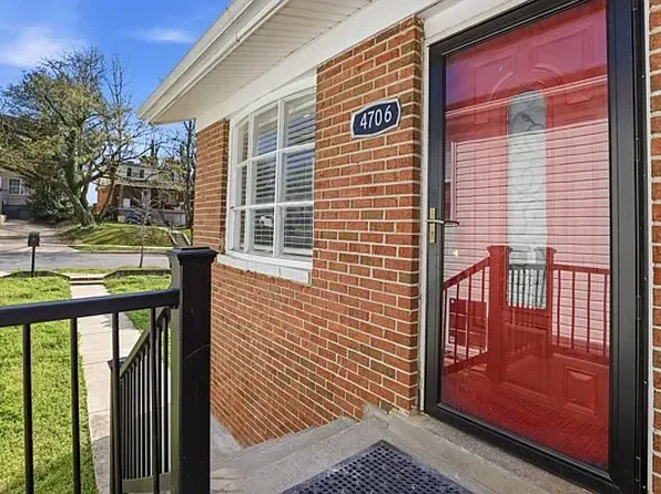 4706 Deanwood Dr, Capitol Heights, MD 20743