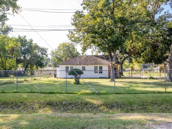 9010 Wheatley St, Houston, TX 77088