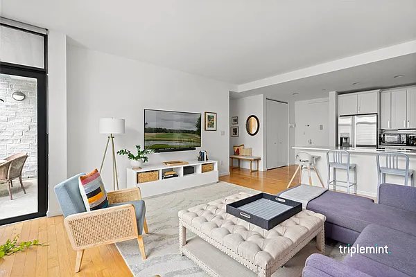 Sold by Triplemint | media 2