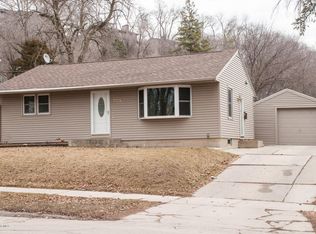 1004 14th Ave NE, Rochester, MN 55906