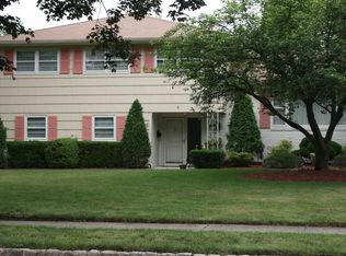 6 Arbor Ln, Clark, NJ 07066