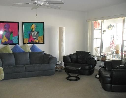4th image of 490 SE 19th Ave APT 202