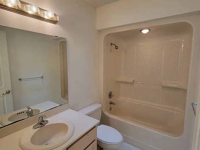 5081 Cypress Lake Dr — Photo 13
