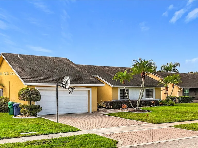 8060 NW 51st Ct — Photo 1