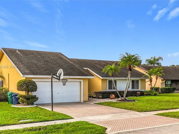 8060 NW 51st Ct, Lauderhill, FL 33351