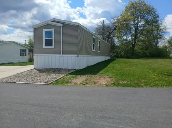5622 Evergreen St #522, Laurys Station, PA 18059