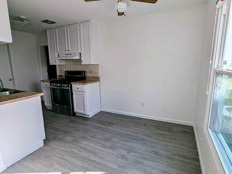 233 Sunset Ct #233 — Photo 6