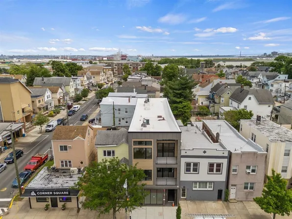 952 Broadway image 17 of 22