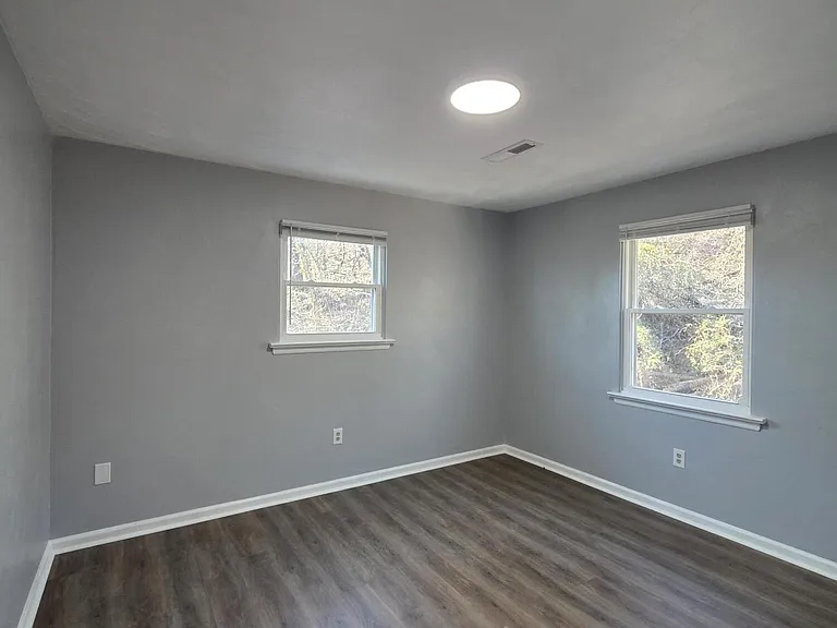 2802 Vinyard Ave NE #2 — Photo 5