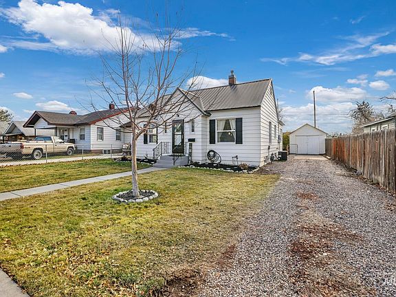 2nd image of 1228 7th Ave E