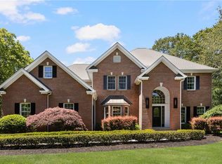 19 Cassandra Ln, North Kingstown, RI 02852
