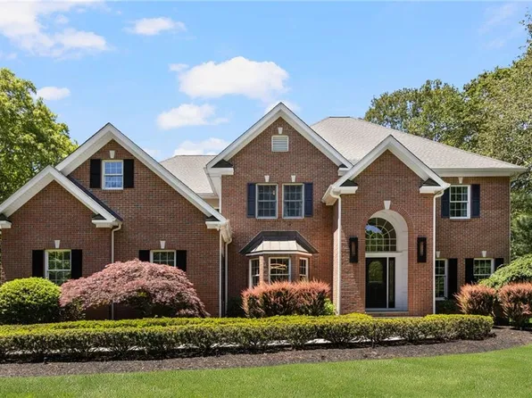 19 Cassandra Ln, North Kingstown, RI 02852