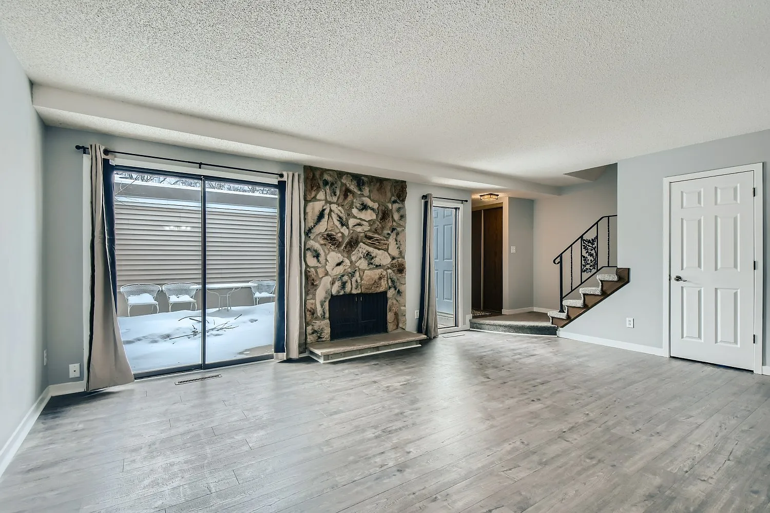 2 bed, 1.5 bath, 1164 sqft, $1,900 — Photo 1