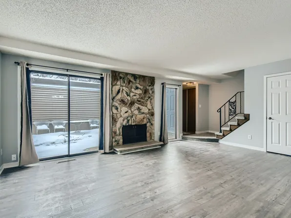 1127 Landmark Trl S, Hopkins, MN 55343