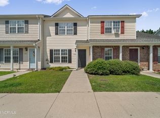 1102 Springwood Dr, Jacksonville, NC 28546