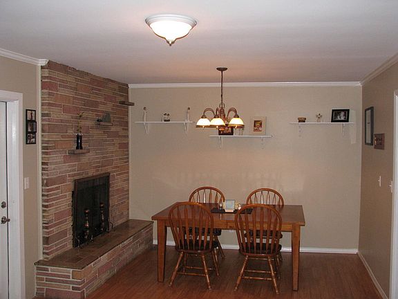 4th image of 2411 Circleview Dr