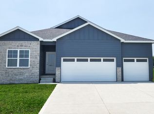 595 NW Concord Ln, Waukee, IA 50263