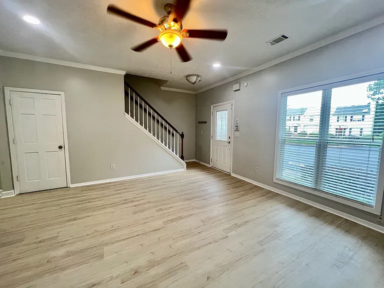 604 Wedgewood Way — Photo 12