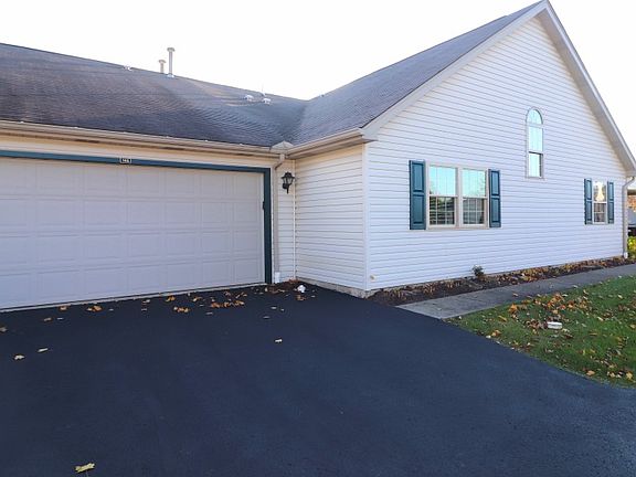 5th image of 146 Carriage Dr