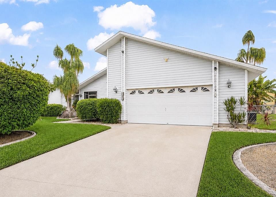 1st image of 4903 SW 11th Pl