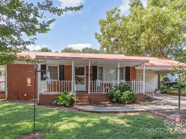 102 Bell St, Mount Holly, NC 28120
