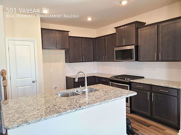 3rd image of 501 Vassar Dr