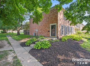 2539 Abbington Dr SE, Grand Rapids, MI 49506