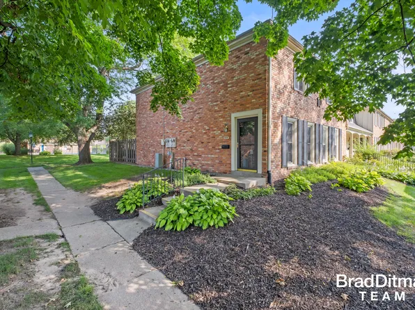 2539 Abbington Dr SE, Grand Rapids, MI 49506