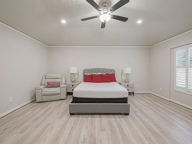 6107 Sanford Rd — Photo 36