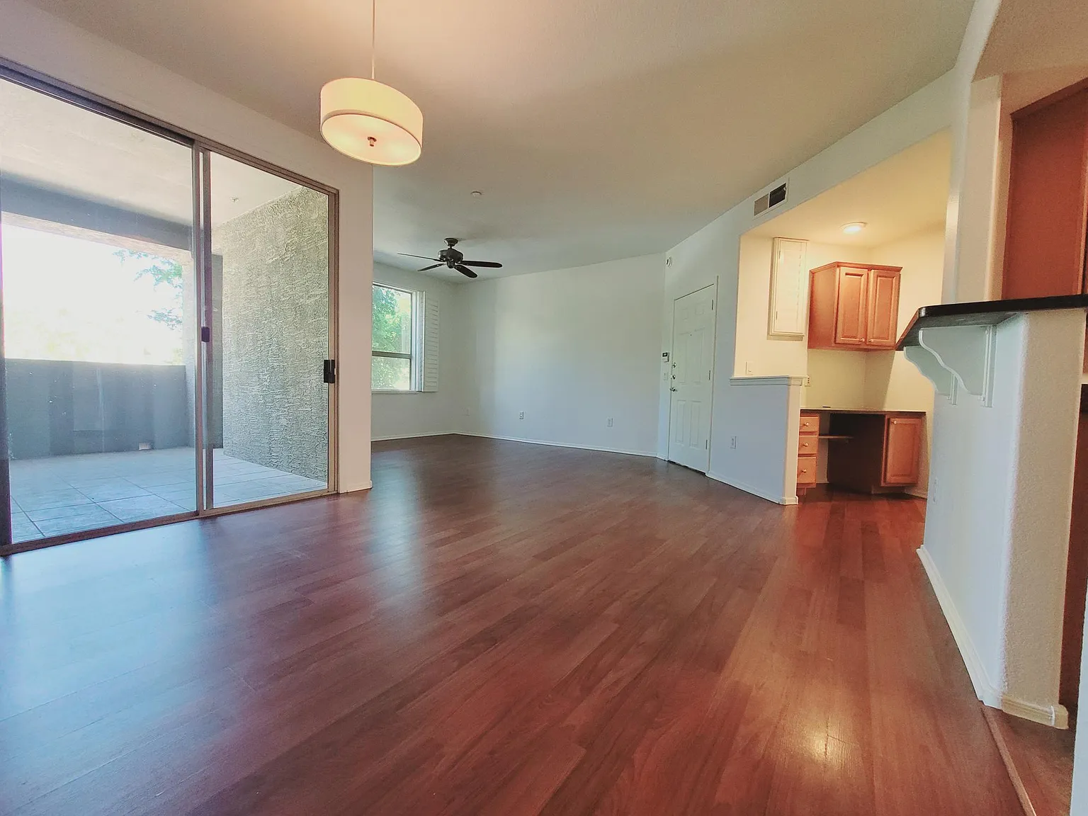 2 bed, 1168 sqft, $1,700 — Photo 3