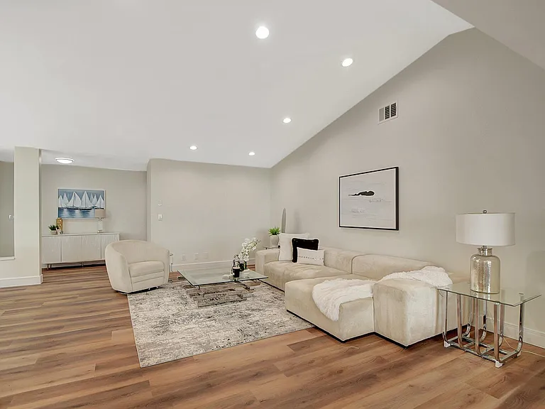 21440 Campo Allegro Dr — Photo 12