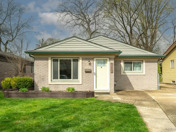29321 Herbert St, Madison Heights, MI 48071