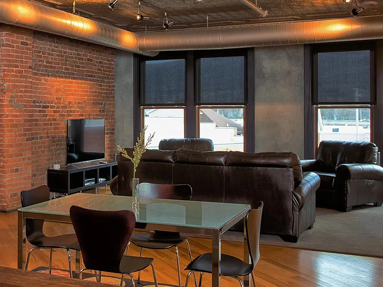 209 E 3rd St #3C — Photo 9