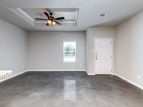 5th image of 930 Country Club Dr #A