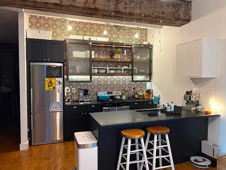 103 N 10th St #2F — Photo 9