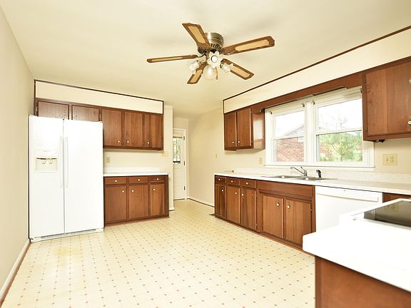 4th image of 140 Sioux Trl