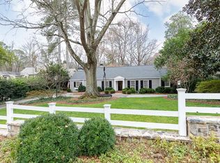 3048 Rhodenhaven Dr NW, Atlanta, GA 30327