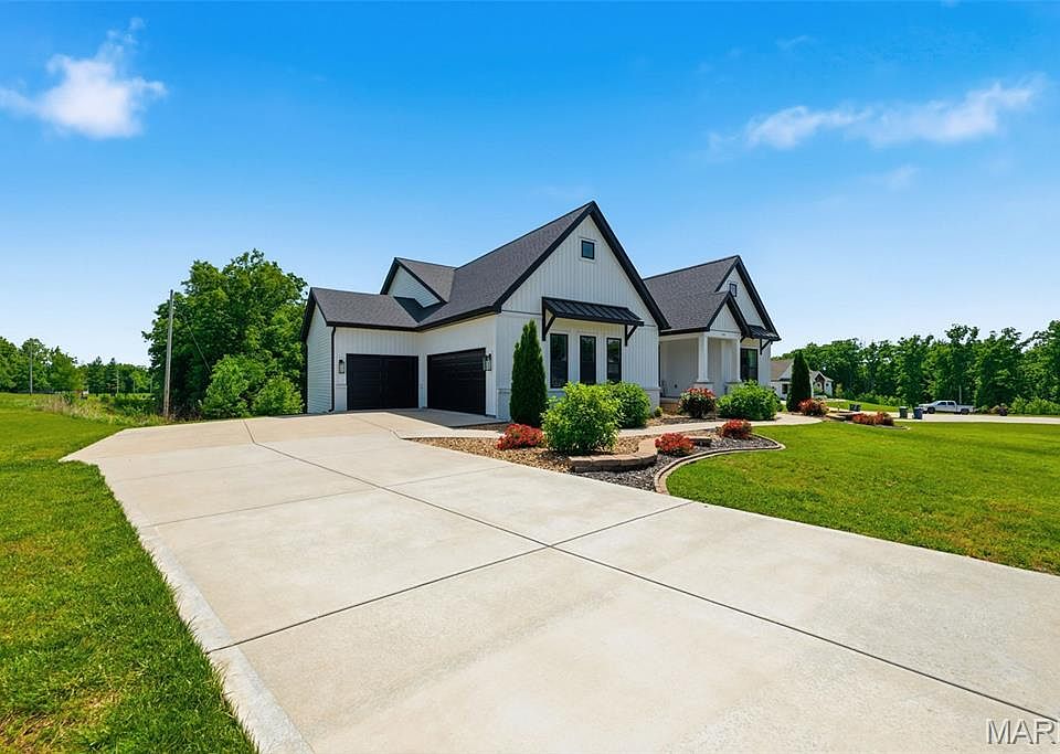 1st image of 100 Chapel Grove Ct