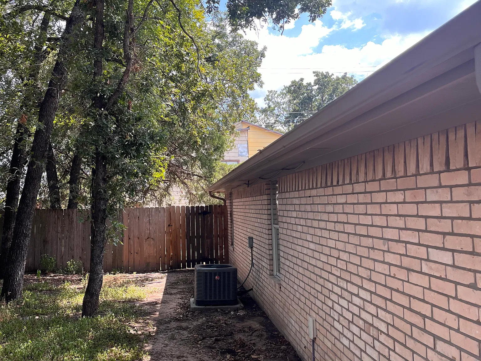 1205 Webhollow Cir — Photo 4