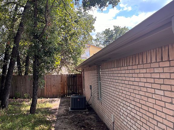 Side of the house heading to the backyard