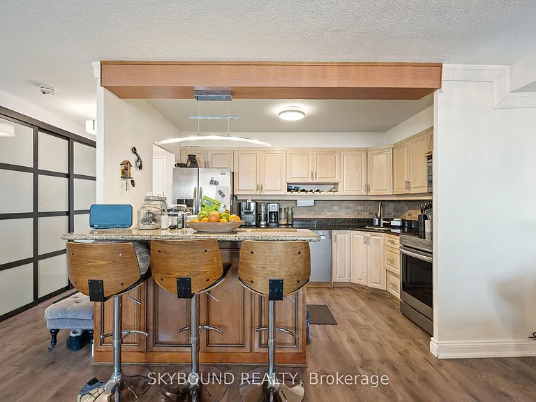 15 La Rose Ave #1510 — Photo 20
