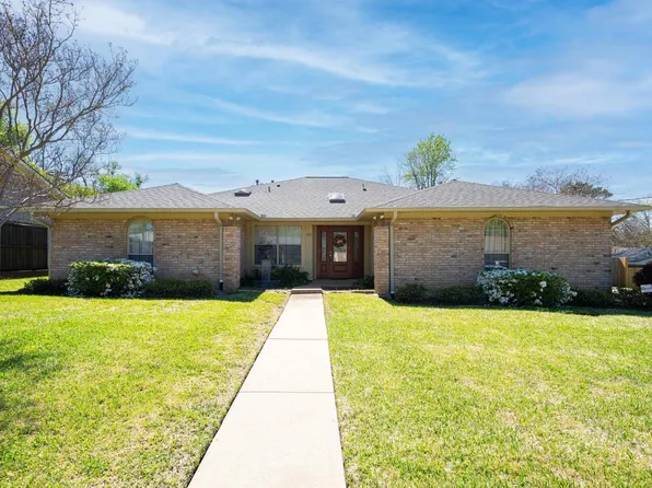30 Marguerite Dr, Longview, TX 75601
