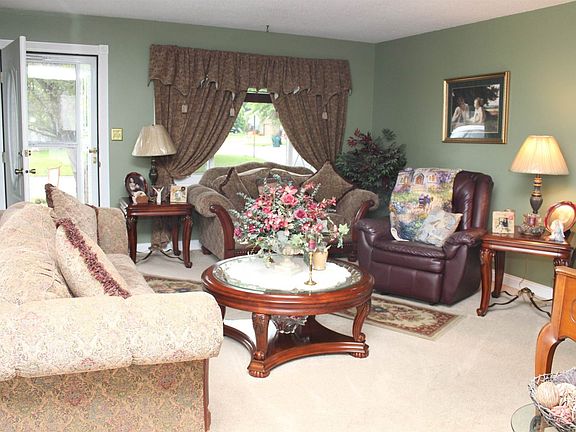 5th image of 3817 N Piper Ave