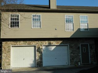301 Colonial Club Dr, Harrisburg, PA 17112