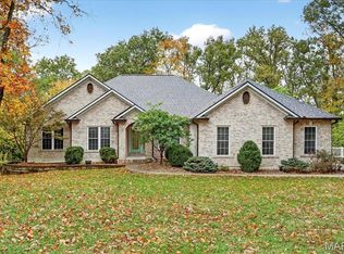 3940 Indian Ridge Ln, Defiance, MO 63341